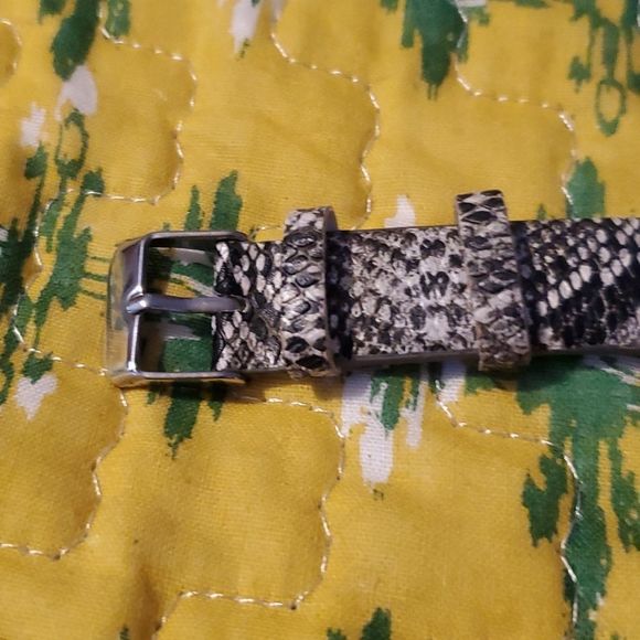 Kendall‎ + Kylie Women's Watch Rose Gold Quartz Crystals 38mm Reptile Band - Picture 6 of 7